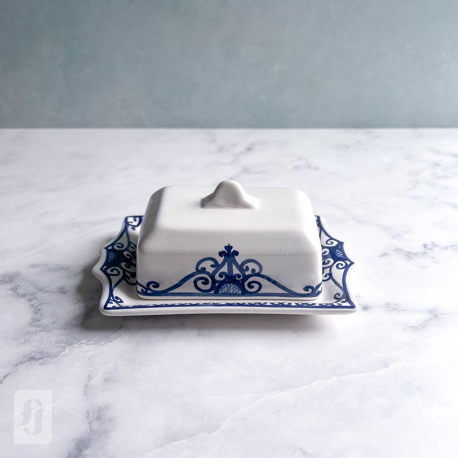 #color_white and blue