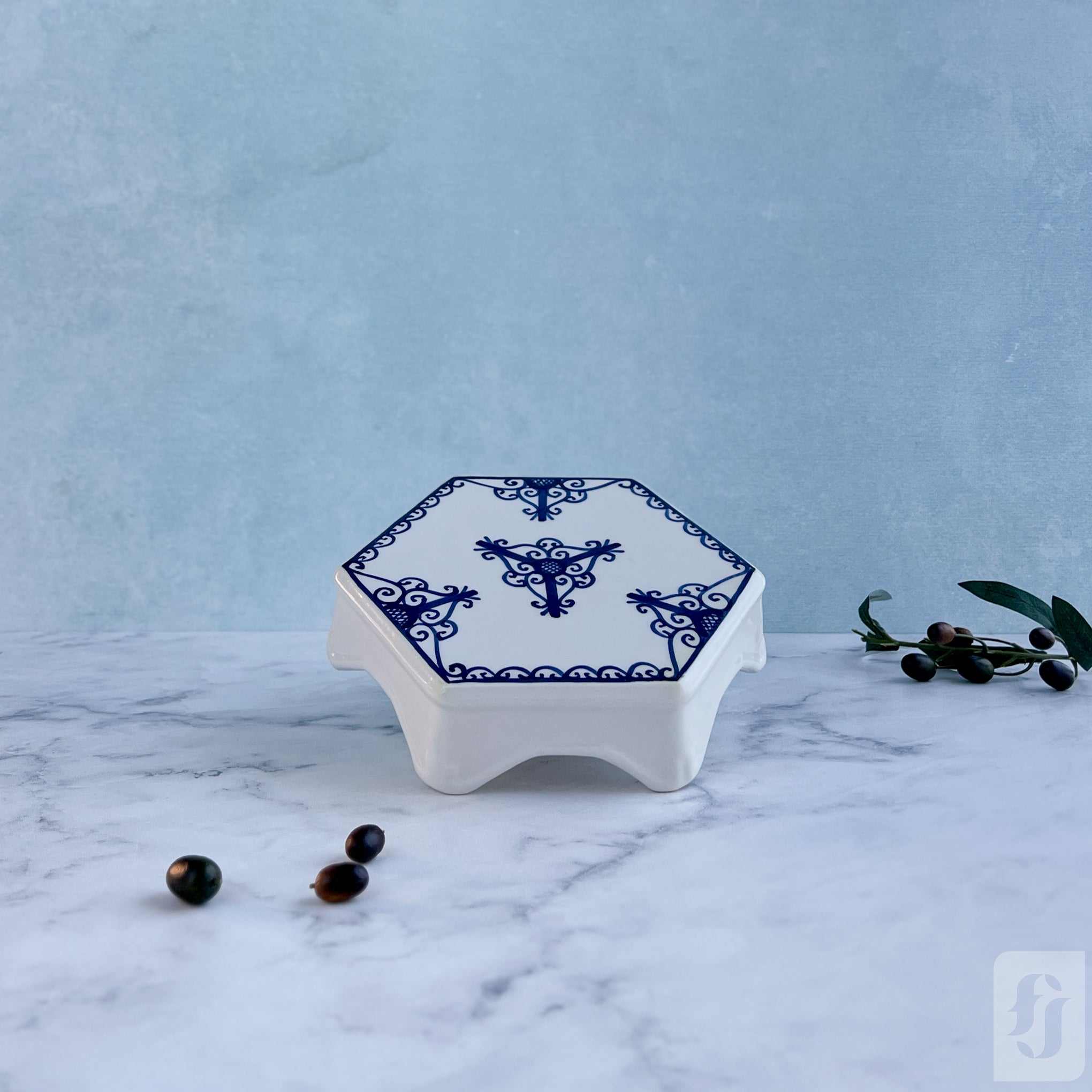 #color_white and blue