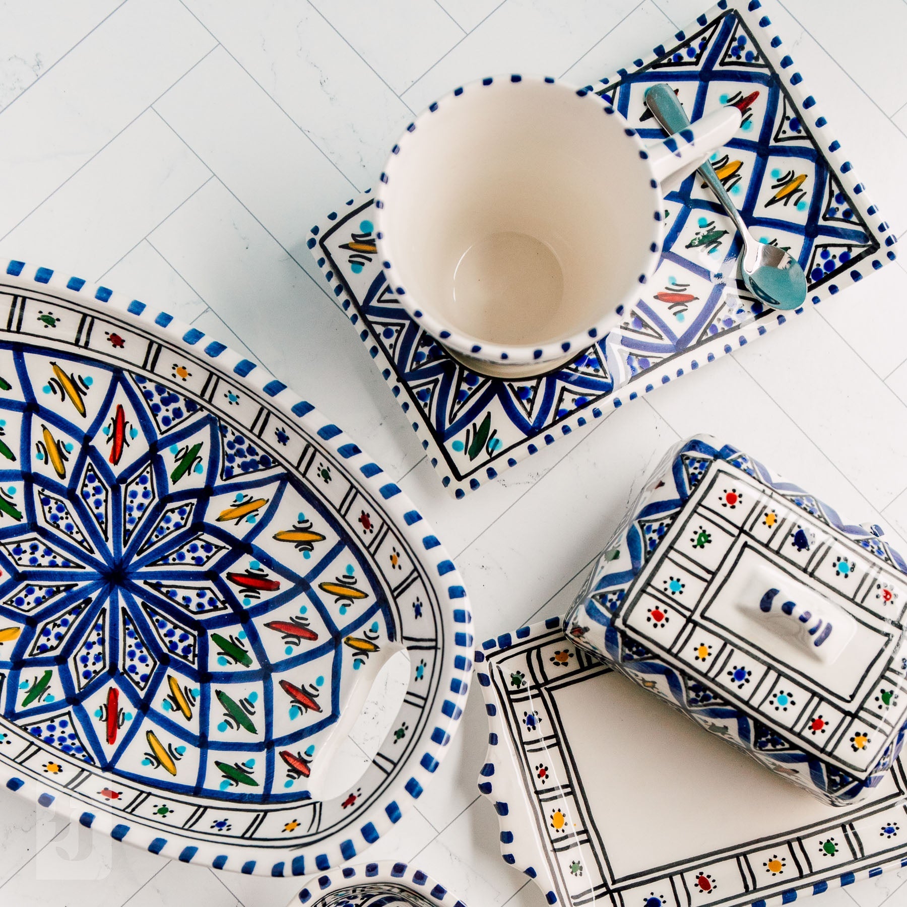 Kitchen & Table Essentials